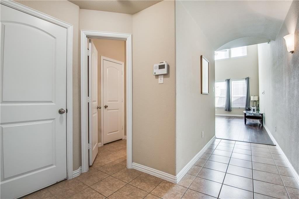 3812 Sicily St - Photo 6 of 31