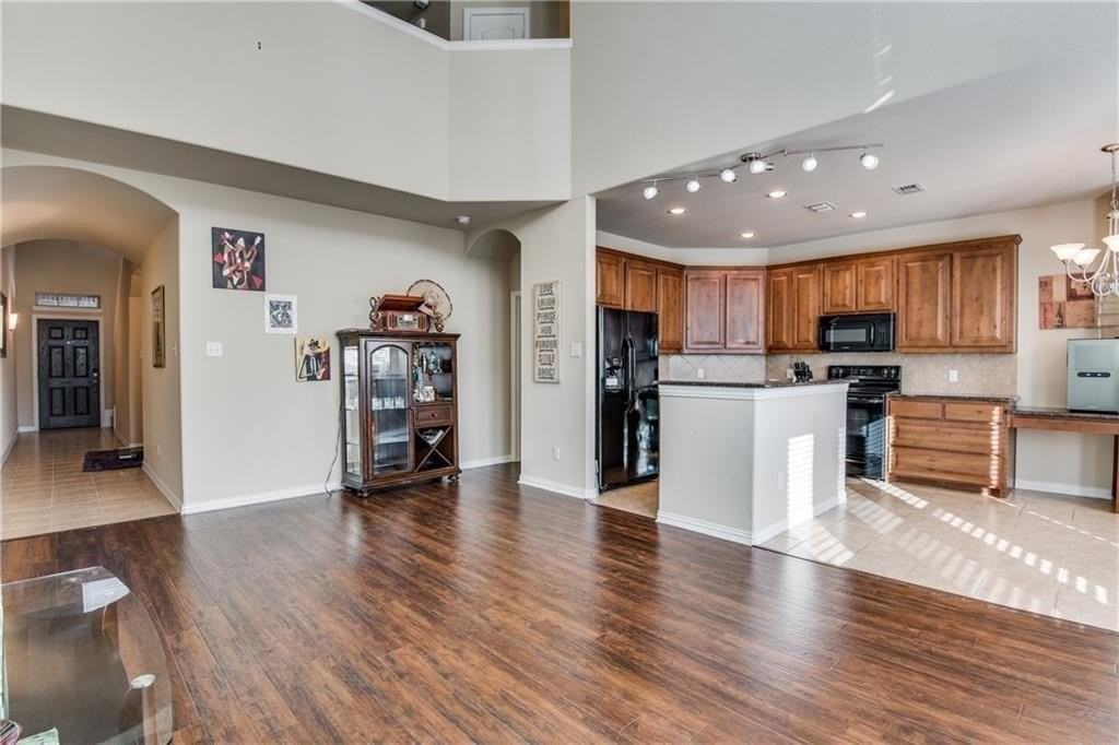 3812 Sicily St - Photo 7 of 31