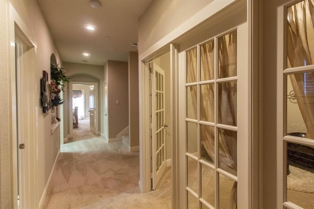 1605 Brook Glen Dr - Photo 4 of 24