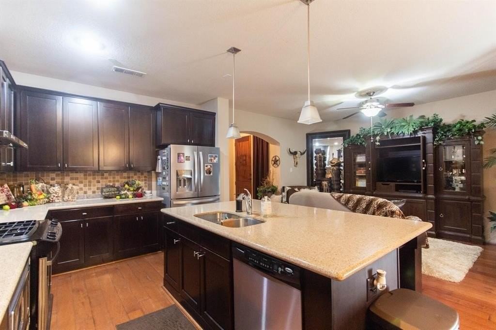 1605 Brook Glen Dr - Photo 5 of 24