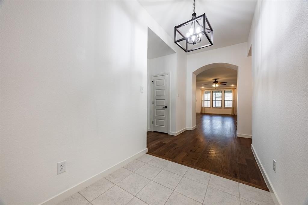 1644 Pegasus Dr - Photo 5 of 32