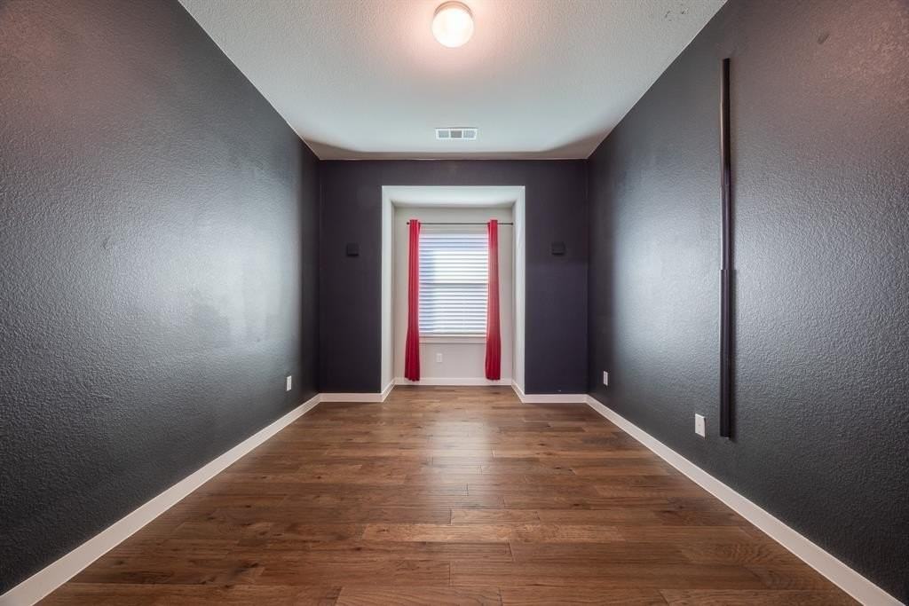 1644 Pegasus Dr - Photo 6 of 32