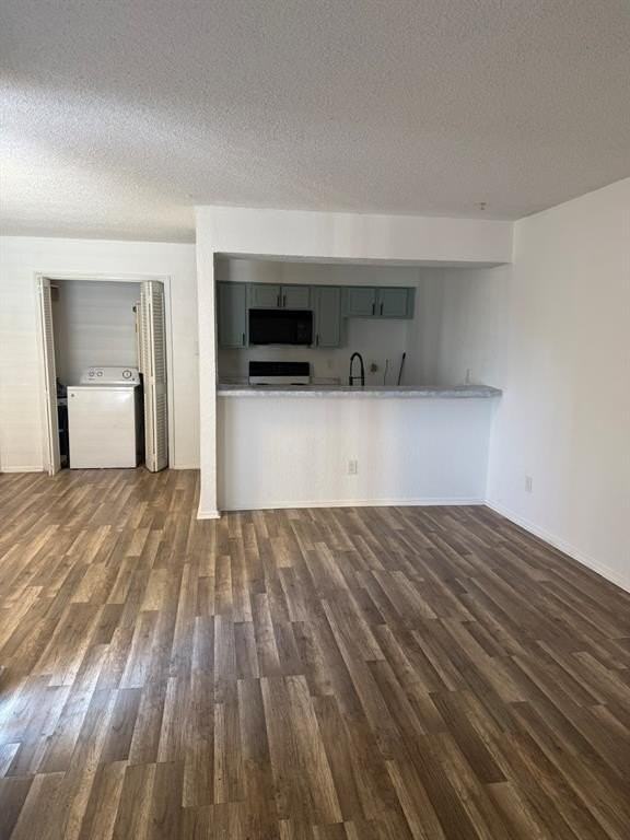9813 Walnut St #302