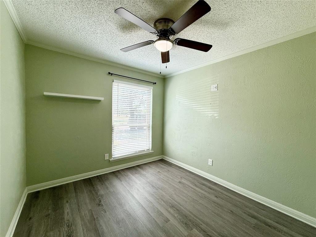 2107 Rockwood Dr - Photo 6 of 10