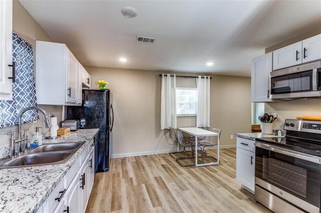 3217 Huron Trl - Photo 5 of 25