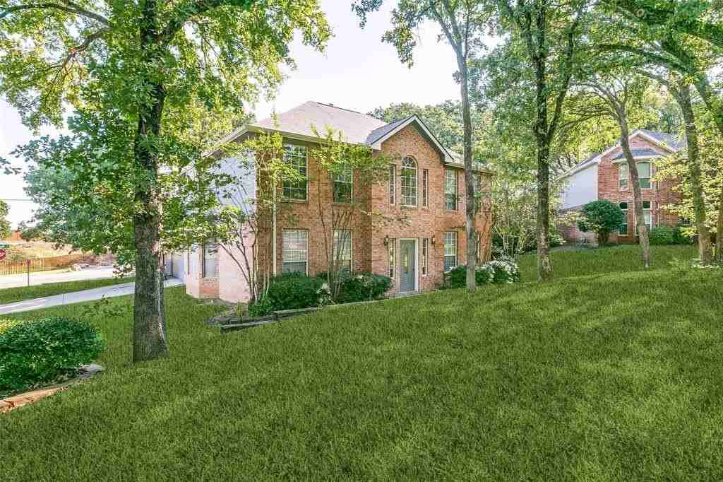 2930 Willow Creek Dr - Photo 2 of 25