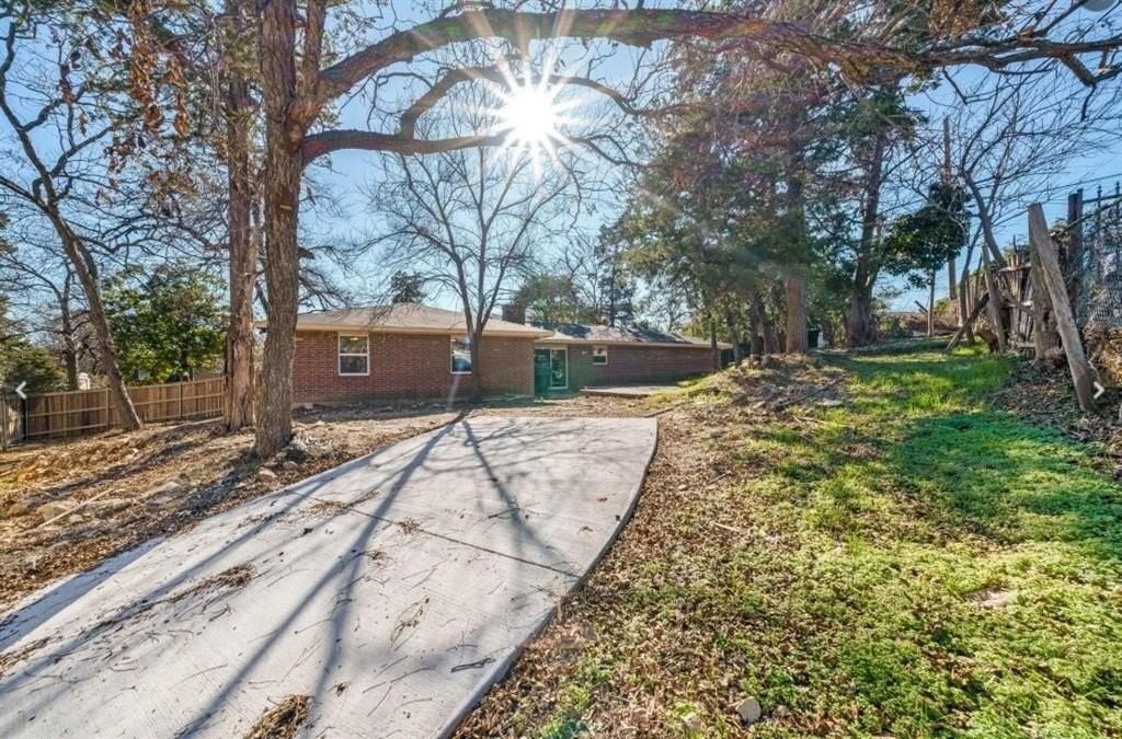 1131 Forester Dr - Photo 4 of 23