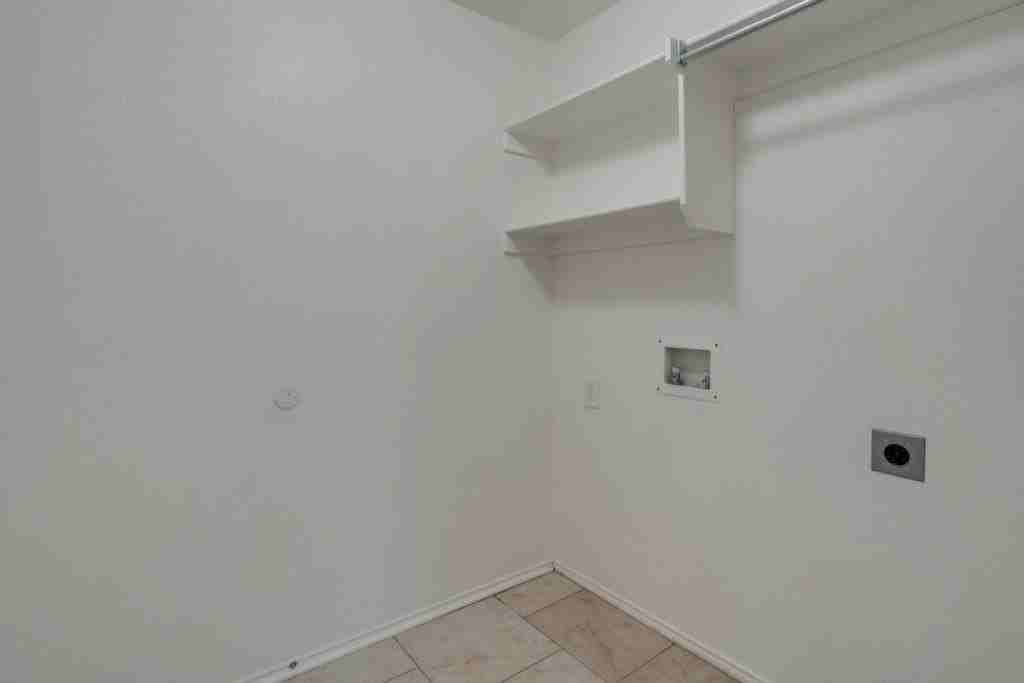 10708 Braemoor Dr - Photo 2 of 24