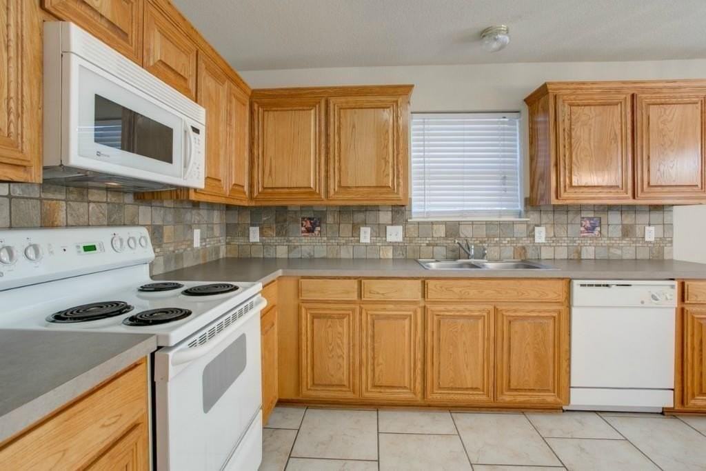 10708 Braemoor Dr - Photo 5 of 24