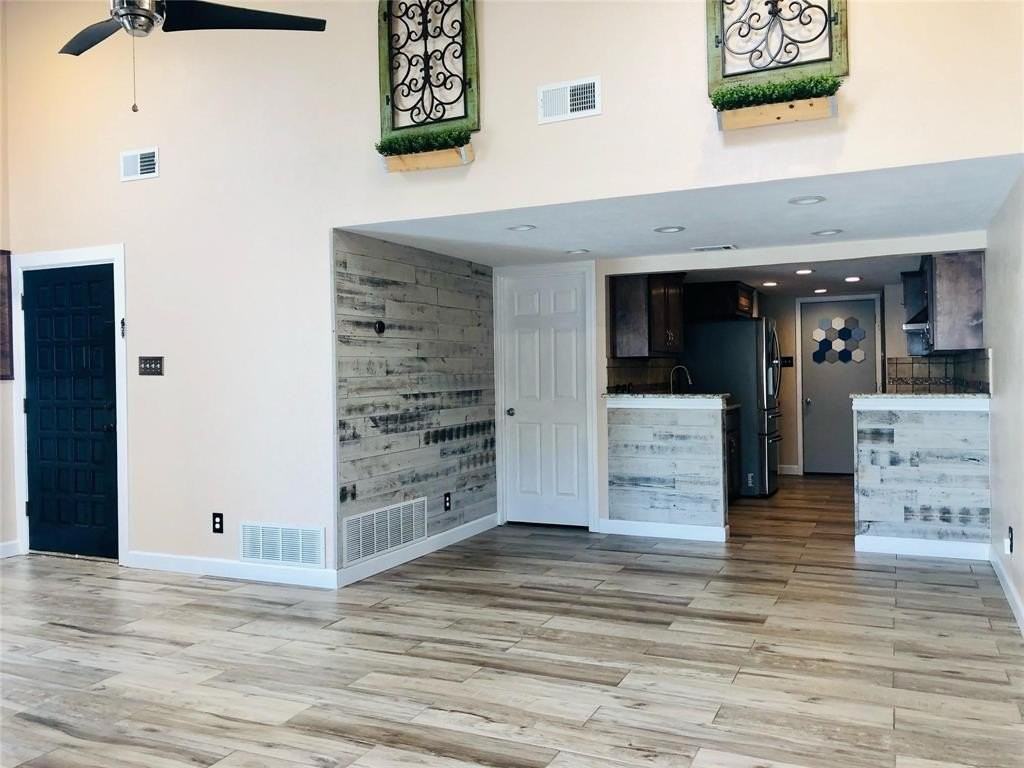 3013 Carolyn Ct - Photo 4 of 22