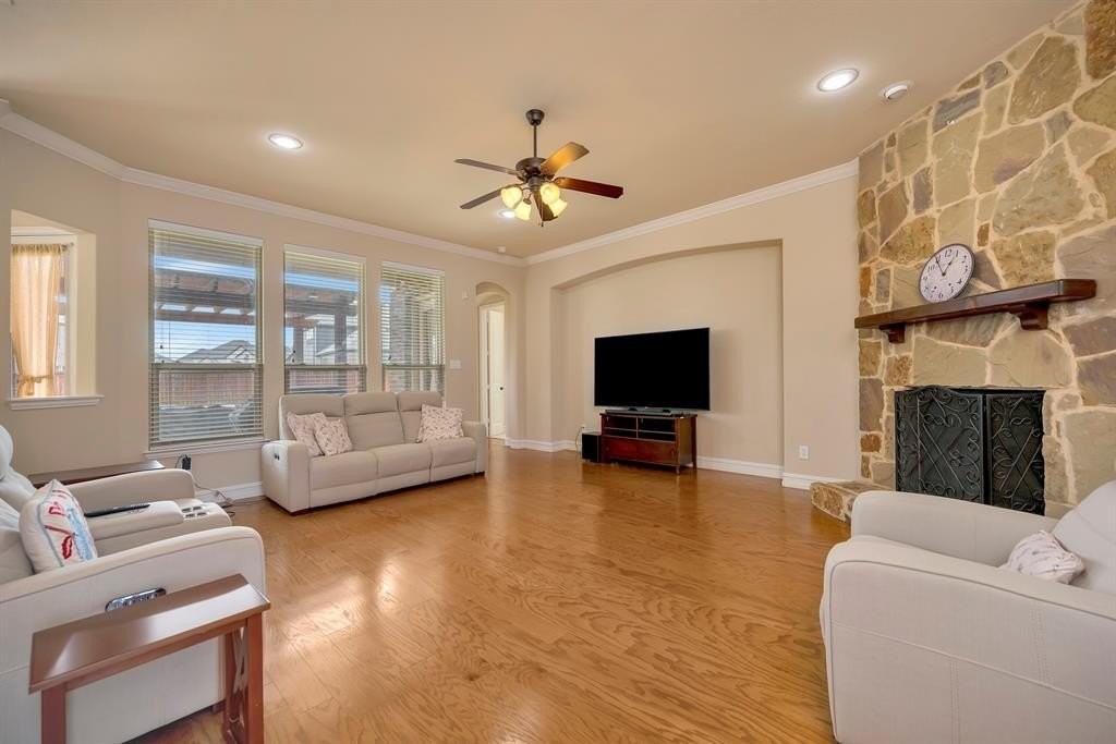 2548 Balmain Ct - Photo 3 of 38