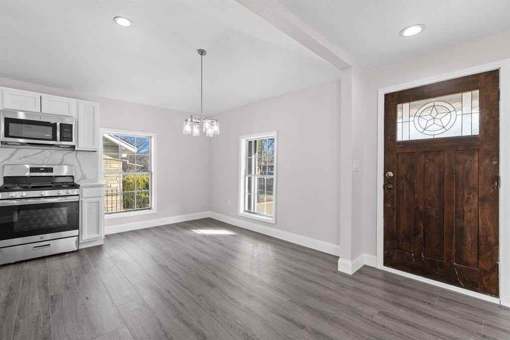 2435 Sharon St - Photo 3 of 28