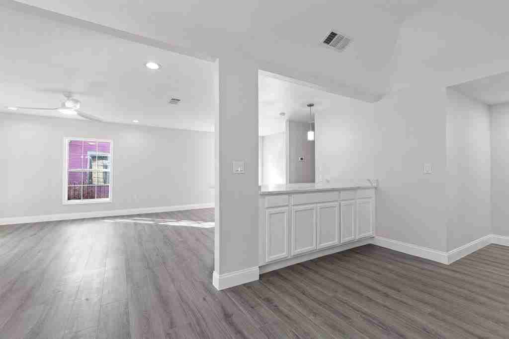 2435 Sharon St - Photo 7 of 28