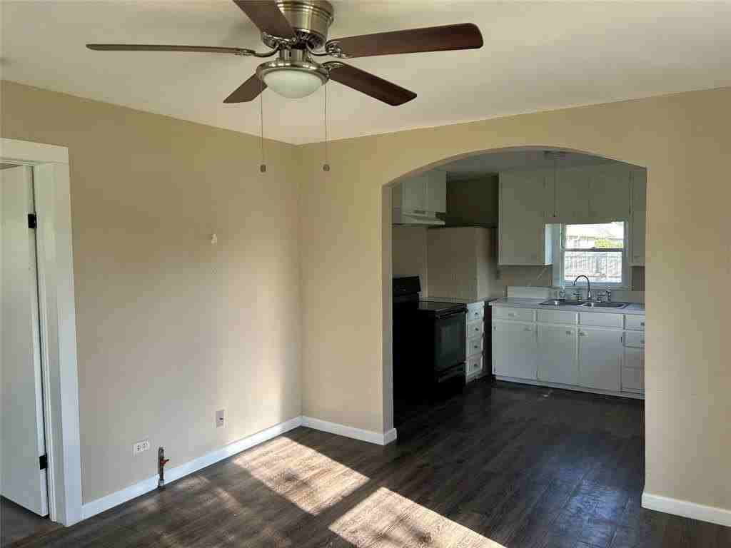 104 W Wilson Ave - Photo 3 of 10