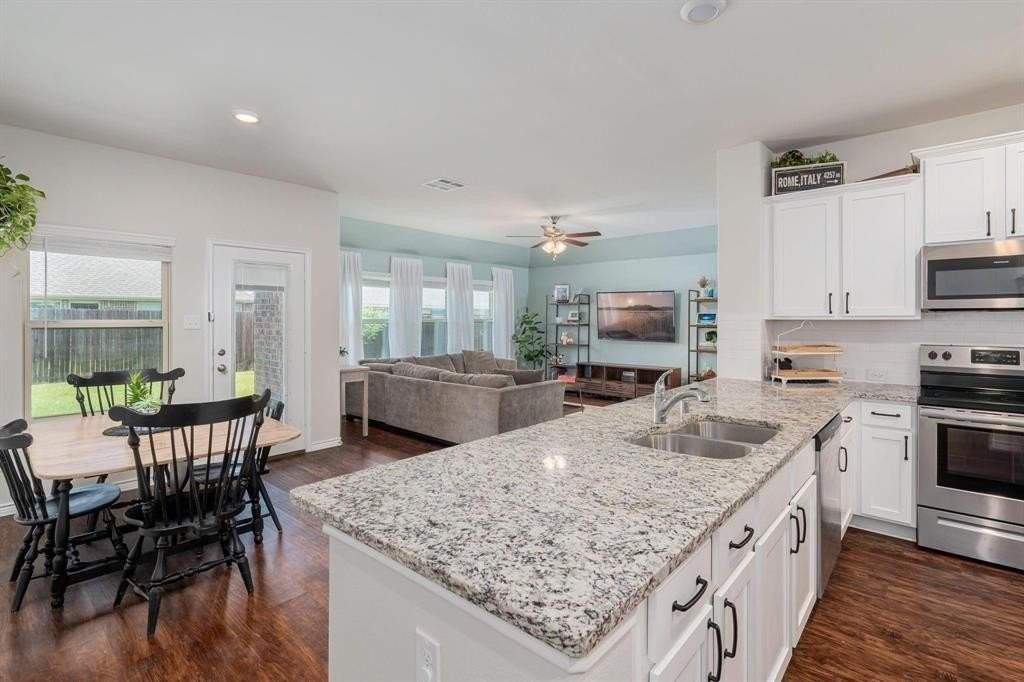 3136 Overlook Dr - Photo 4 of 27