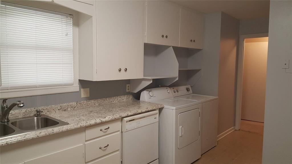 1617 Avenue D - Photo 2 of 4