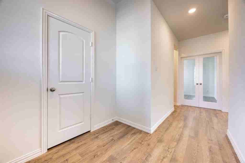 1408 Grove Pond Rd - Photo 5 of 31