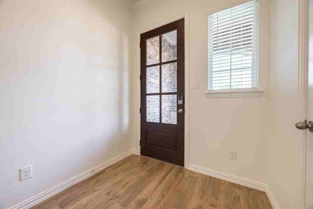 1408 Grove Pond Rd - Photo 6 of 31