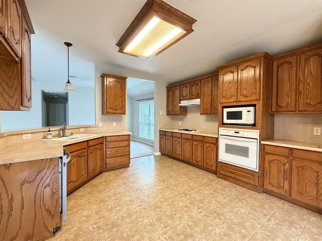 11823 Chaparral Dr - Photo 7 of 24