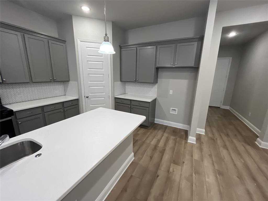 2253 Burning Bush Ln - Photo 3 of 24