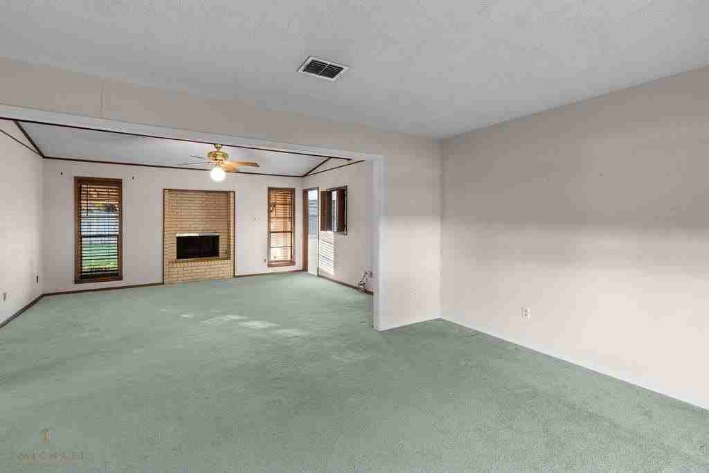 504 Yale Pl - Photo 2 of 23