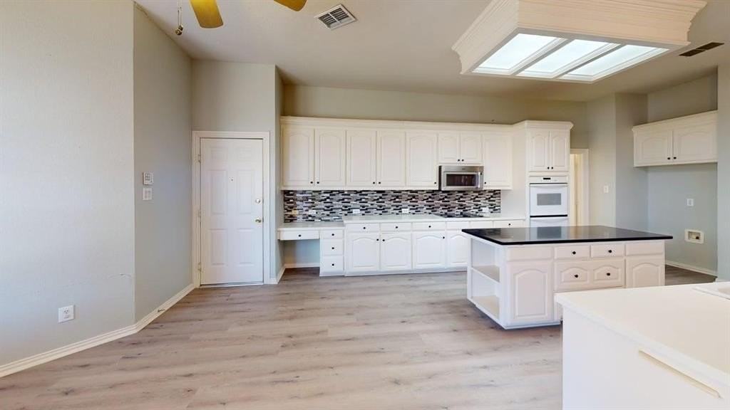 4513 Saint James Dr - Photo 5 of 34