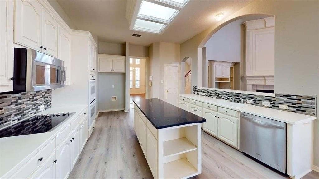 4513 Saint James Dr - Photo 6 of 34