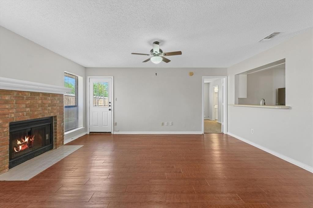 714 Royal Crest Dr - Photo 6 of 21