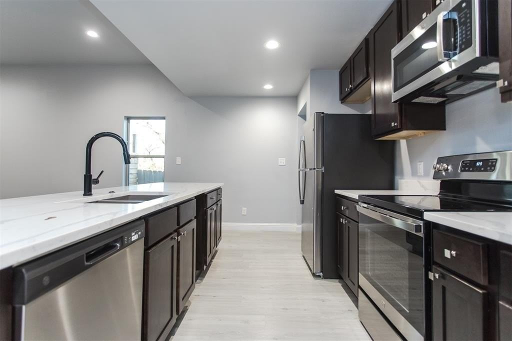 415 W Elm St #415 - Photo 2 of 17