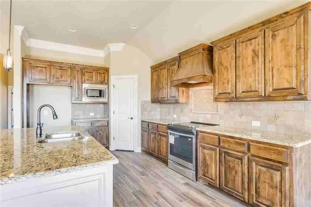 320 Oar Wood Dr - Photo 6 of 27