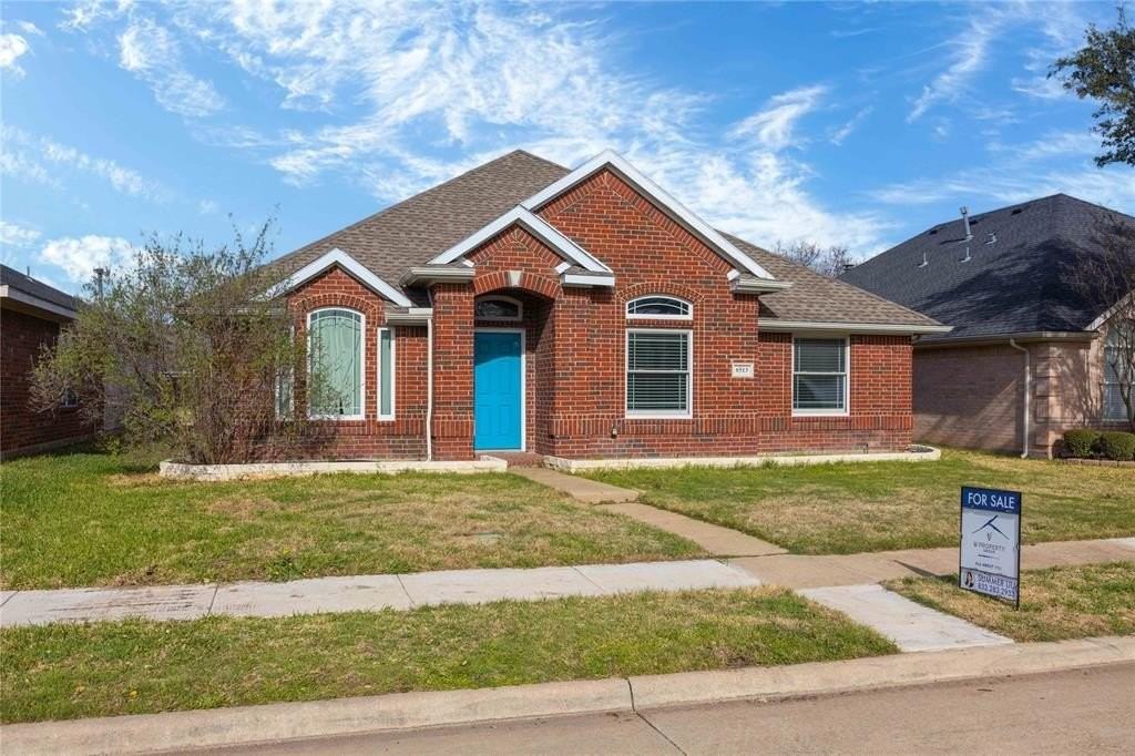 6513 Redwood Ln - Photo 3 of 36