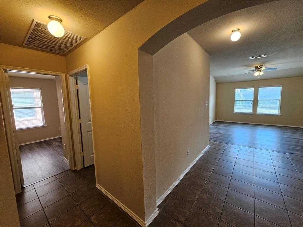 2024 Sage Brush Dr - Photo 4 of 31