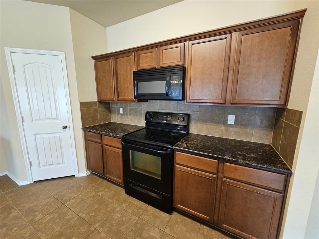 2024 Sage Brush Dr - Photo 7 of 31