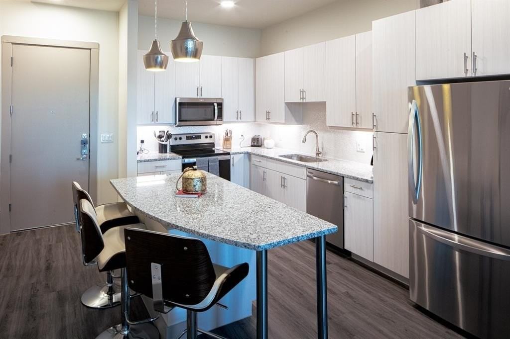 601 N Oak St #329 - Photo 4 of 12