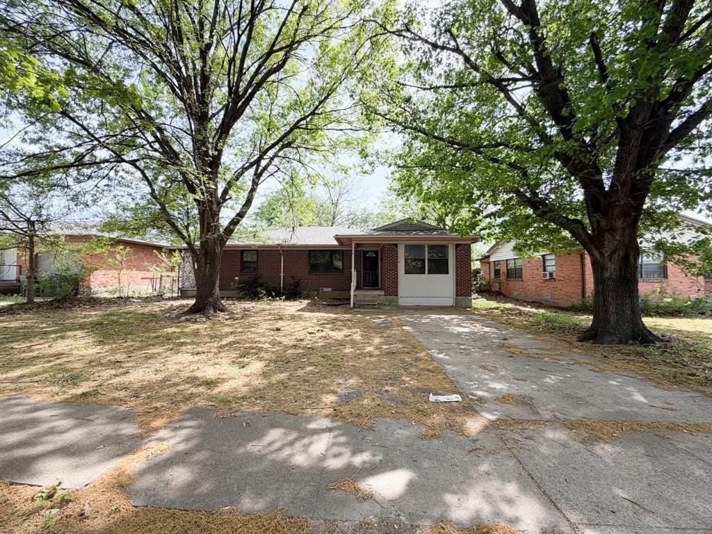 118 Brazos St