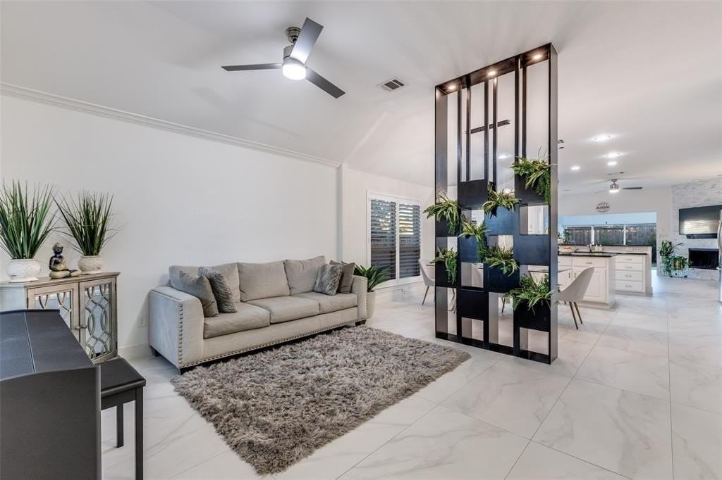 10501 Old Dawson Ct - Photo 5 of 36