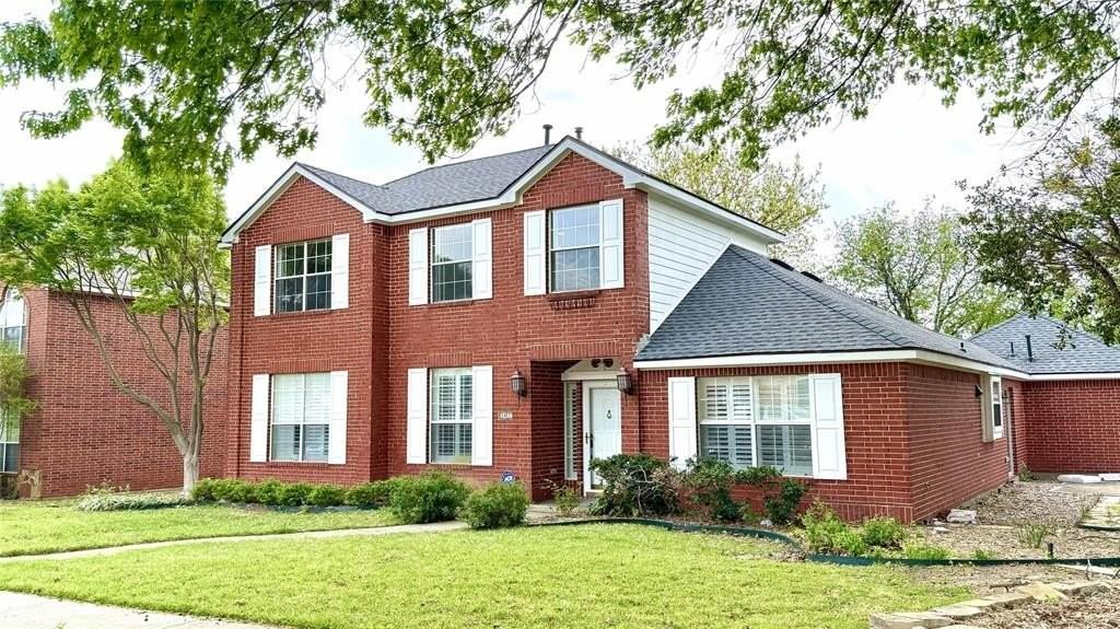 1412 Sussex Dr - Photo 3 of 32