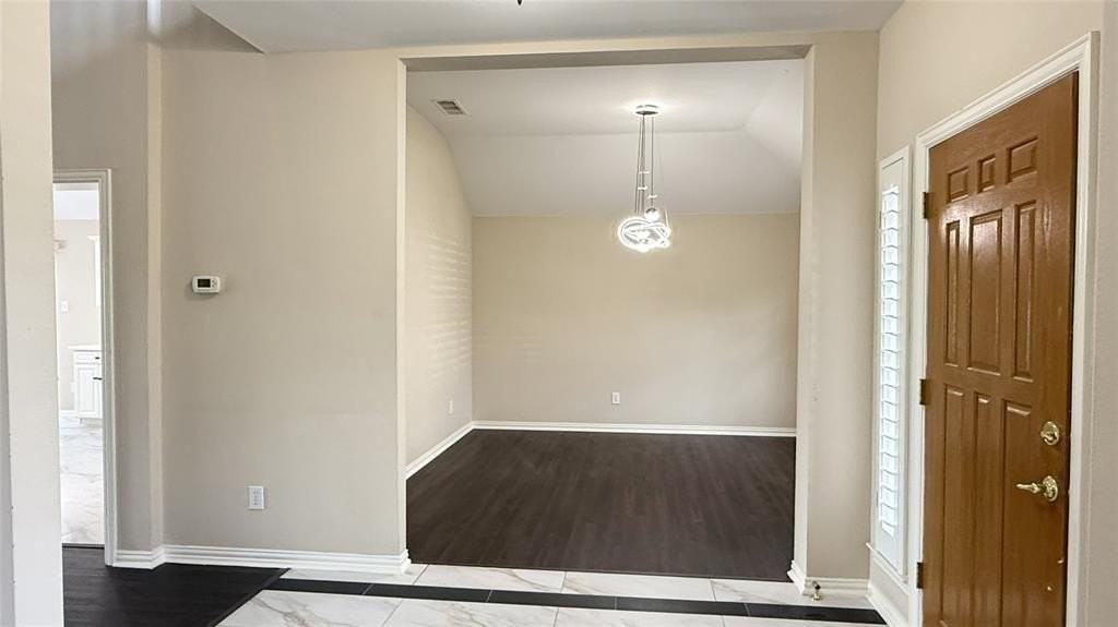 1412 Sussex Dr - Photo 6 of 32