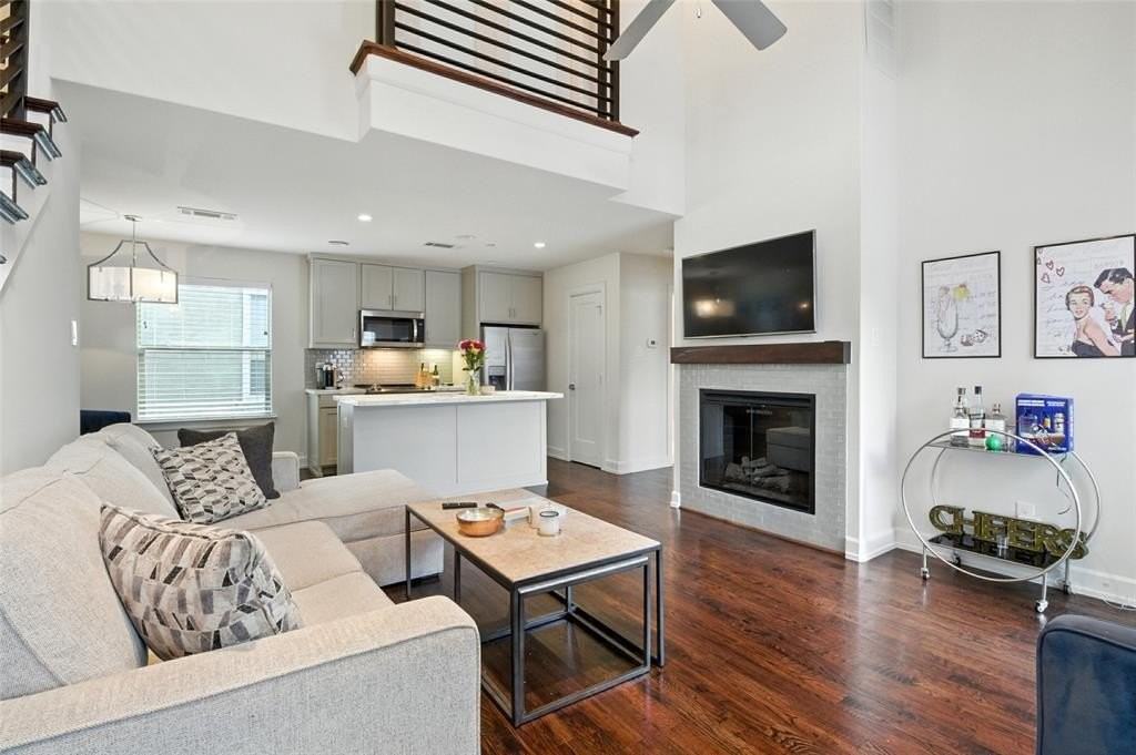 1930 Euclid Ave #3 - Photo 6 of 12