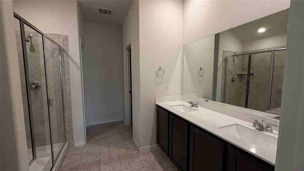 916 Cherry Blossom St - Photo 5 of 11