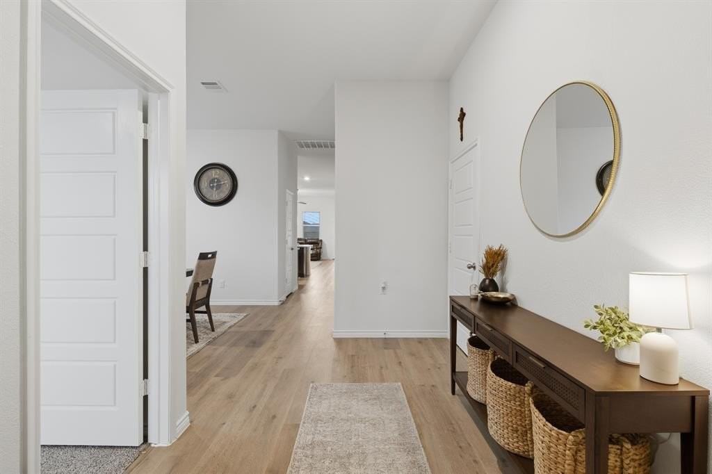 727 Fort Ln - Photo 3 of 19