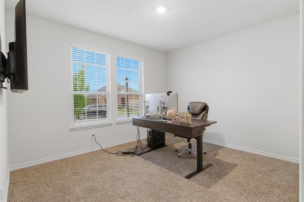 727 Fort Ln - Photo 4 of 19