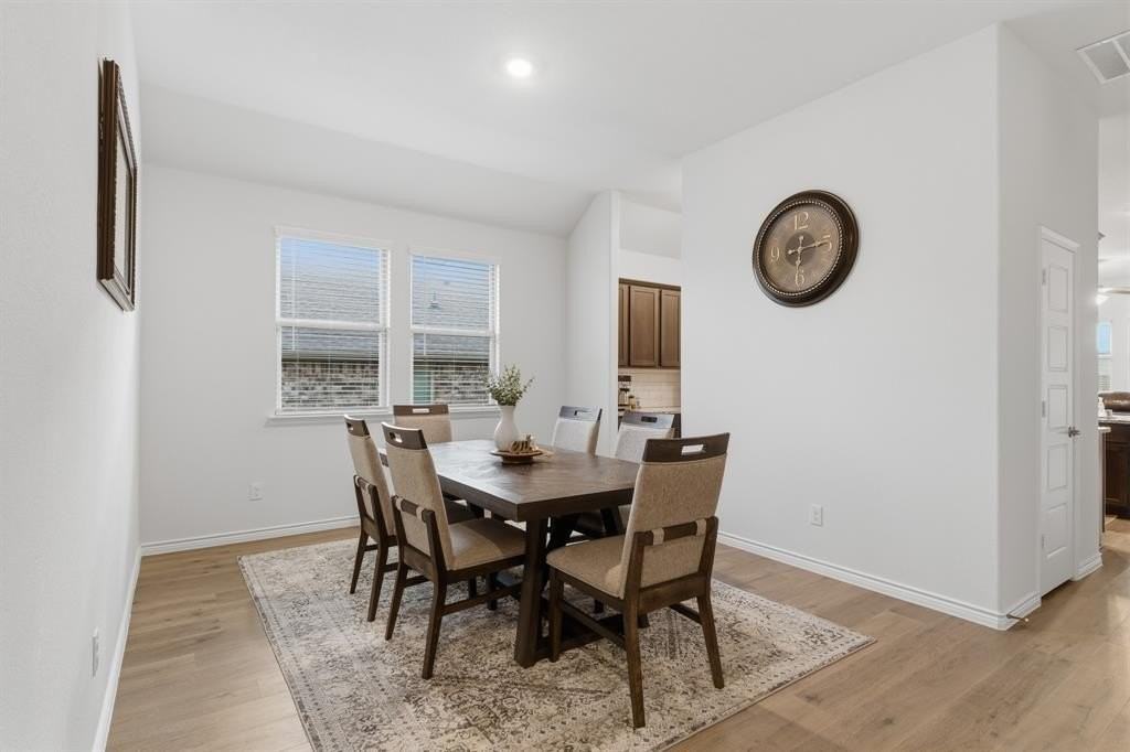 727 Fort Ln - Photo 5 of 19