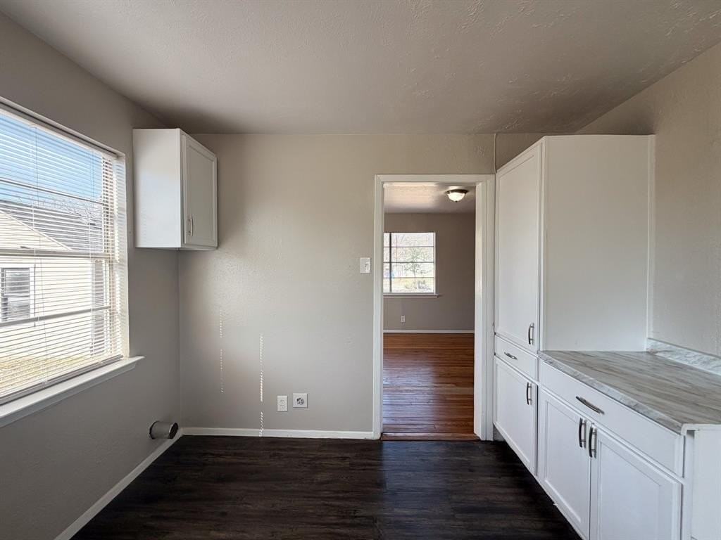 410 N Flat St - Photo 7 of 13