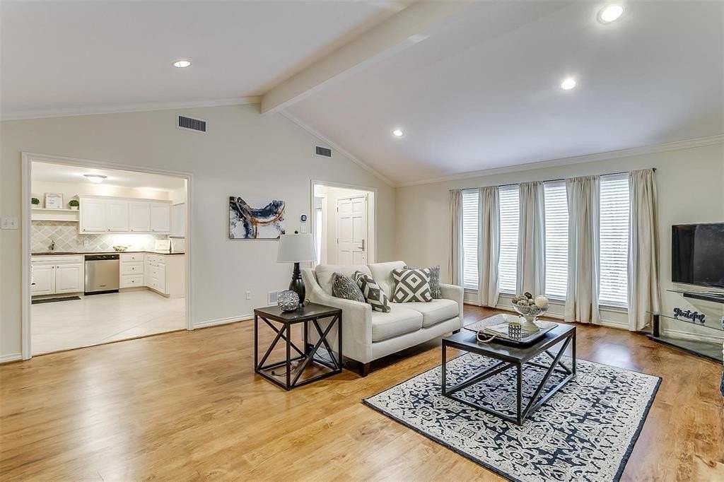 10615 Boedeker St - Photo 2 of 11