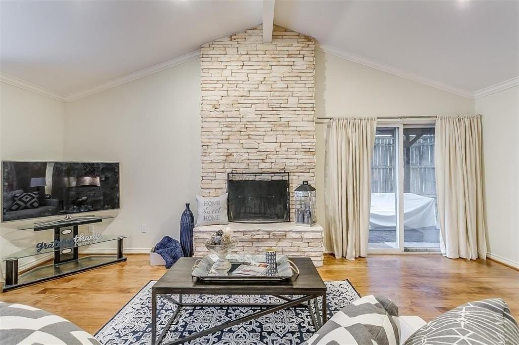 10615 Boedeker St - Photo 3 of 11