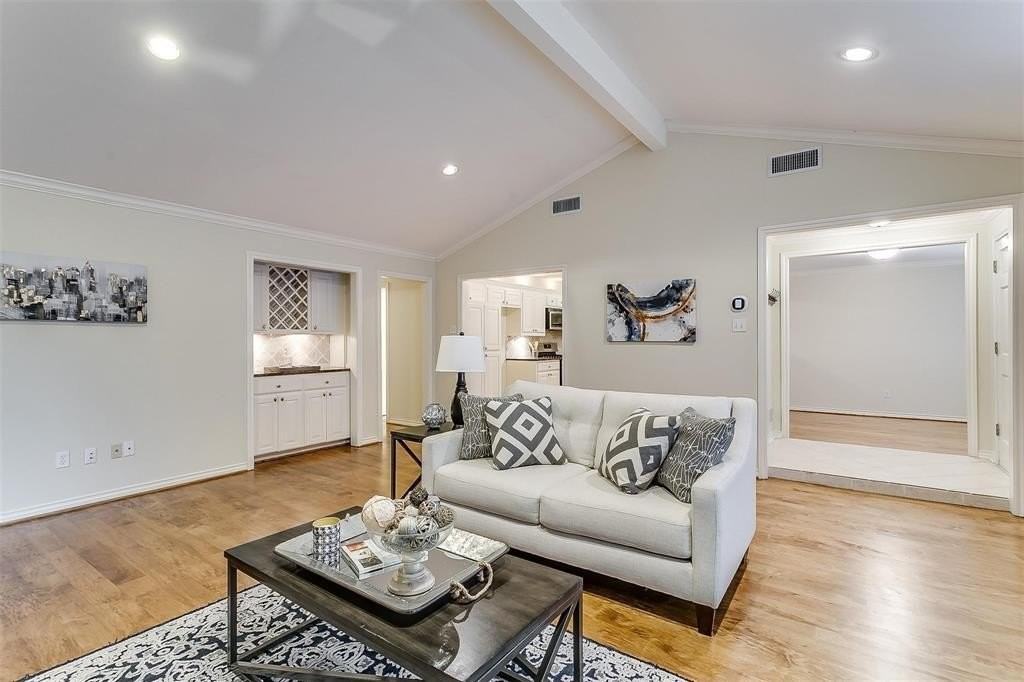 10615 Boedeker St - Photo 4 of 11