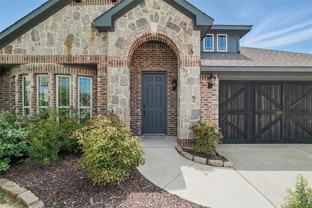 520 Lowland Ln - Photo 2 of 30