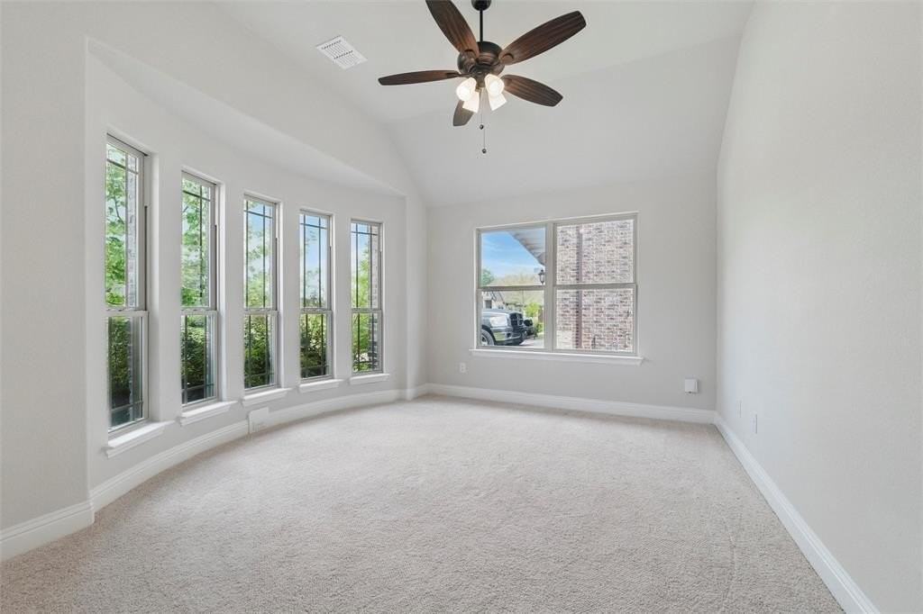 520 Lowland Ln - Photo 5 of 30