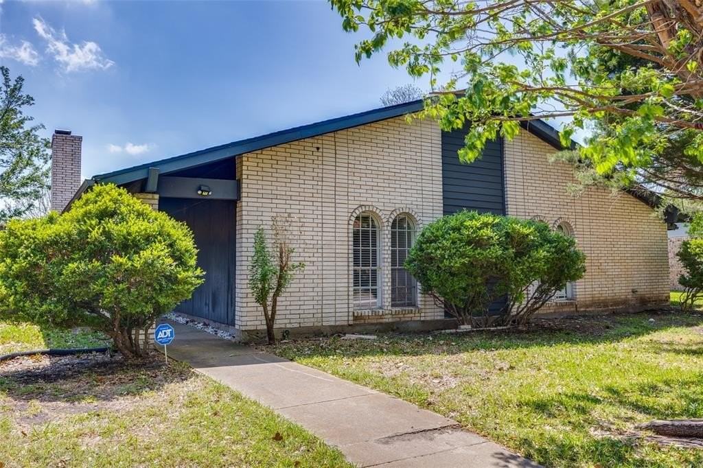 1506 Hindsdale Dr - Photo 2 of 25